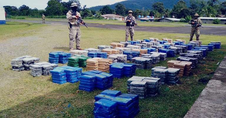 Dos costarricenses y un nicaragüense fueron aprehendidos durante el operativo.