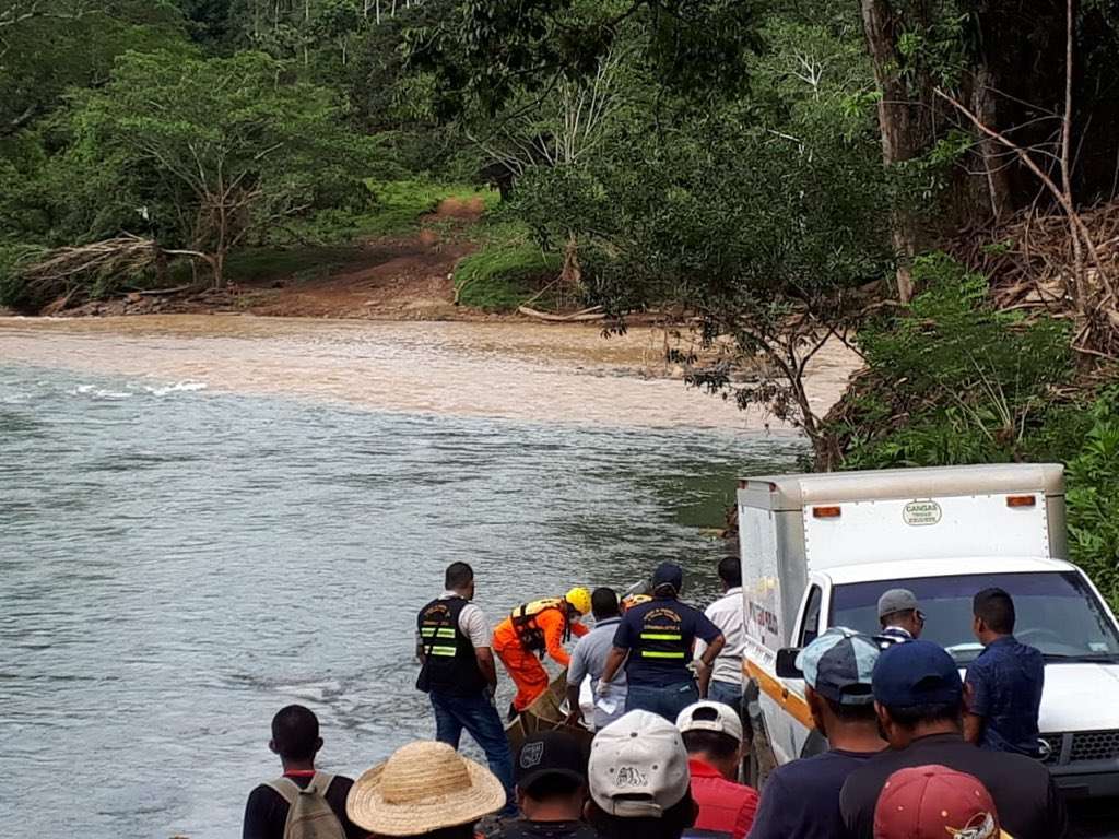 Vista general del área por donde fue extraído del agua el cadáver de la víctima. Foto:  @Sinaproc_Panama 