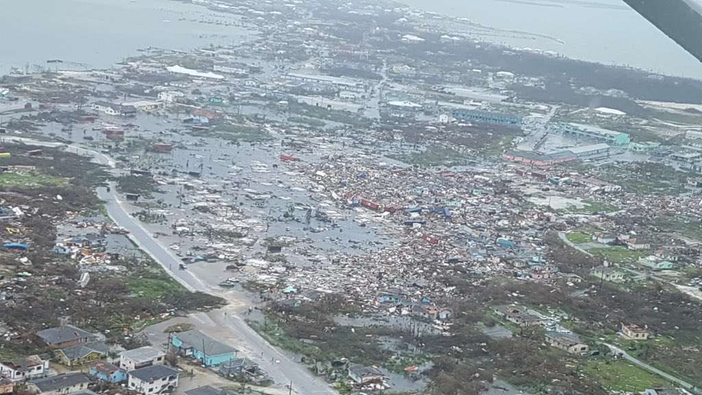 Imágenes aéreas del área devastada por el paso del huracán Dorian en Bahamas. Foto: @p0sitivechange 