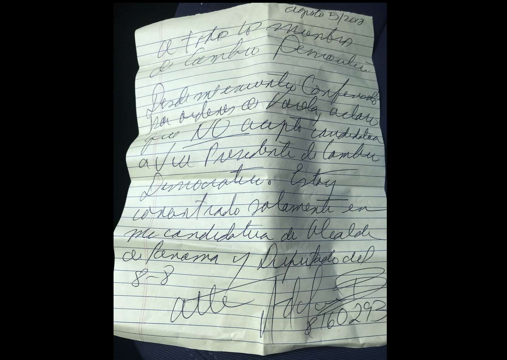 Imagen de una carta escrita a puño y letra del expresidente Ricardo Martinelli.