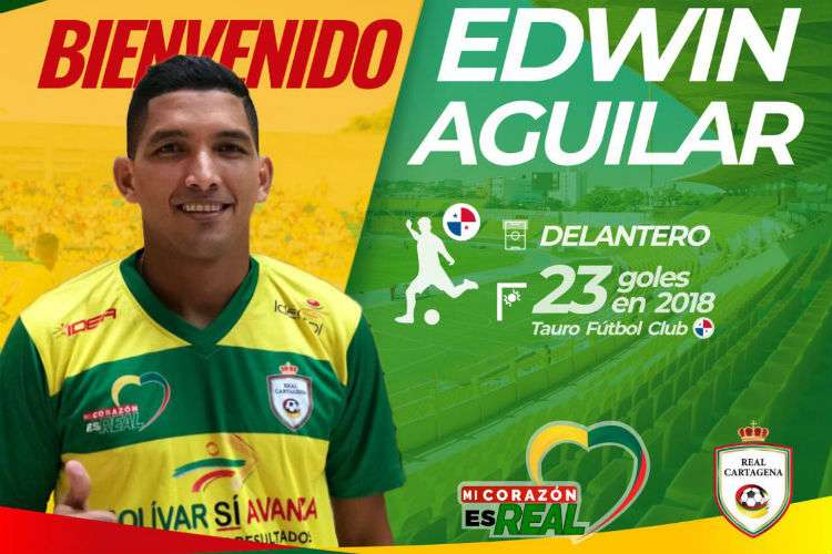 El delantero panameño Edwin Aguilar con el uniforme de su nuevo club.