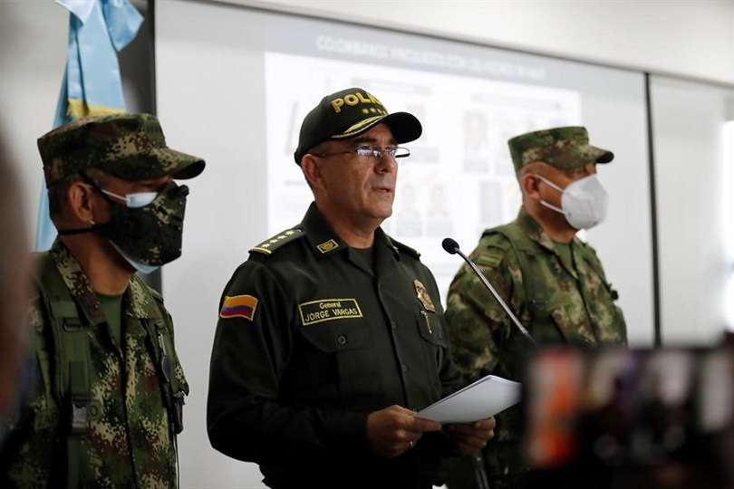 El general Jorge Luis Vargas (c) director de la Policía de Colombia, habla durante una rueda de prensa, el 9 de julio de 2021, en Bogotá (Colombia). EFE