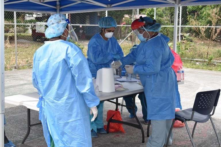 El Equipo de Respuesta Rápida realizó una jornada de hisopados en Ivu Dos Pinos, en Chiriquí.