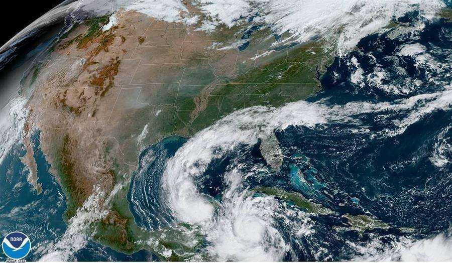 Los vientos con fuerza de huracán de Delta se extienden hasta 25 millas (35 km) del centro. EFE