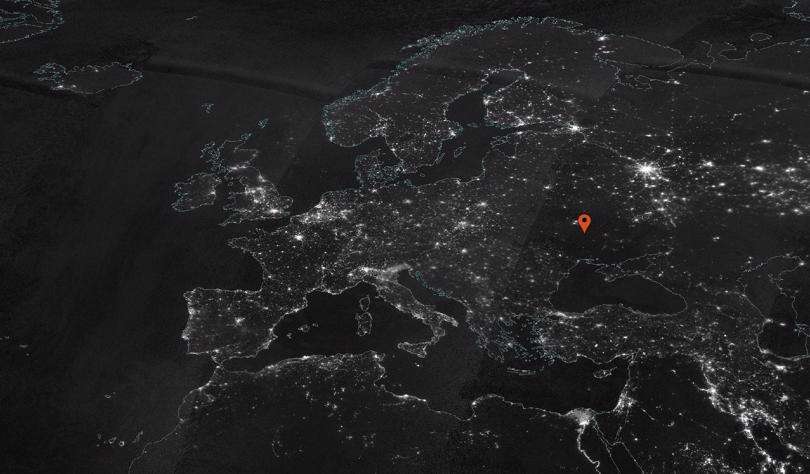 Imagen tomada por la herramienta de la NASA, Worldview, que muestra a Ucrania casi a oscuras. EFE