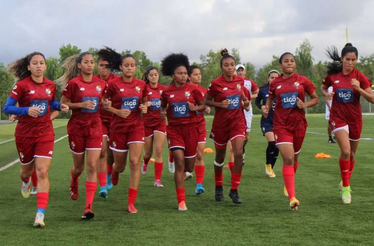 Entrenamiento de ayer de la selección femenina de fútbol de Panamá. Foto: Fepafut