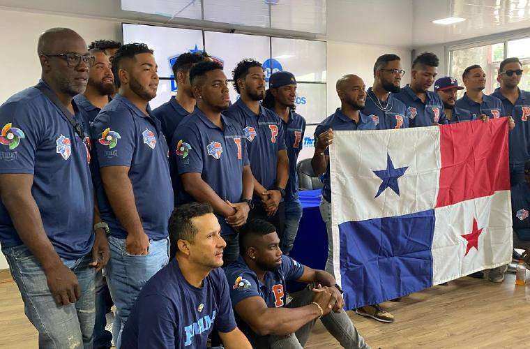 La Selección de Béisbol de Panamá recibió ayer el Pabellón Nacional previo a su viaje de hoy. Foto: Fedebeis