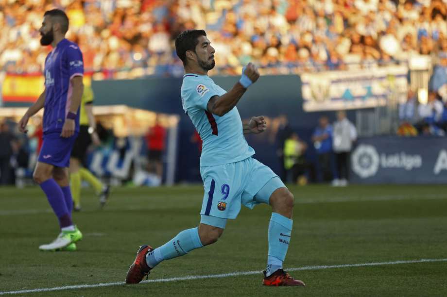 El uruguayo Luis Suárez celebra una de sus anotaciones./ Foto AP