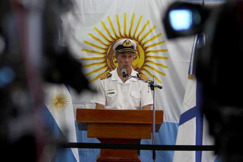 El portavoz de la Armada argentina, Enrique Balbi, negó que el submarino desaparecido hace 21 días en el océano Atlántico realizara varias llamadas de emergencia. EFE