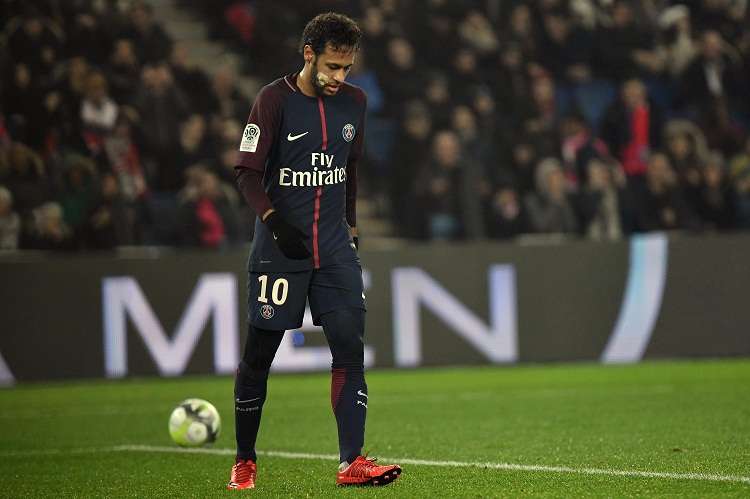 Neymar durante un partido por la Liga 1 entre París Saint Germain y el Caen. Foto: EFE