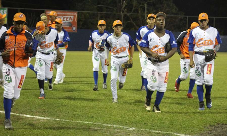 Jugadores de los Potros de Panamá Este./ Foto Fedebeis