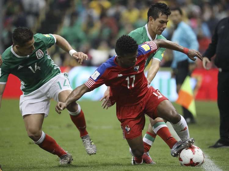 Partido entre México y Panamá, en el estadio Azteca en el eliminatoria para Rusia 2018. / Foto AP