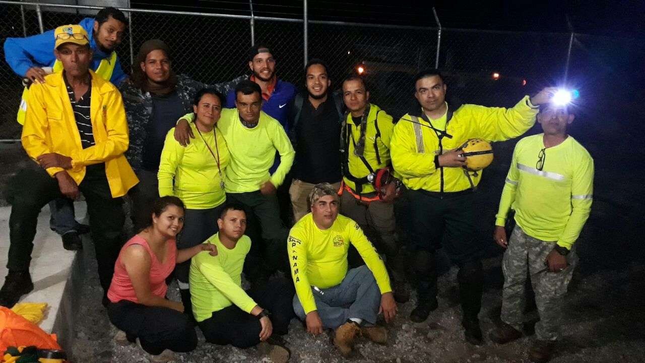 El rescate de los excursionista, todos panameños, se dio pasada las 11:00 de la noche de este sábado.  /  Foto: Mayra Madrid