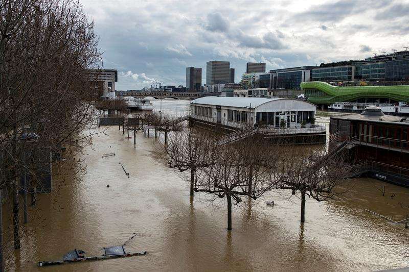 Vista de inundaciones cerca del río Sena, en París (Francia). EFE/Archivo