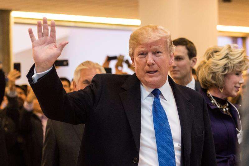 El presidente de los Estados Unidos, Donald Trump, a su llegada al Foro Económico Mundial que se celebra en Davos (Suiza). EFE