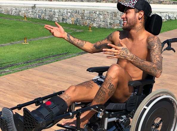 De esta manera, Neymar homenajeó a Stephen Hawking. Foto: Twitter