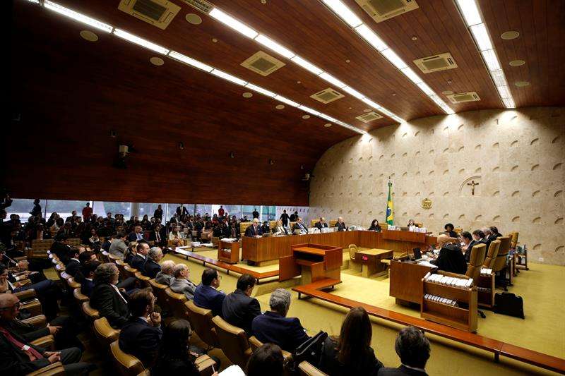 Vista general de la sesión de la Corte Suprema de Brasil en la que se juzga el recurso de hábeas corpus interpuesto por el expresidente Luiz Inacio Lula da Silva hoy, jueves 22 de marzo de 2018, en Brasilia (Brasil). EFE