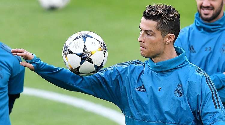 Cristiano Ronaldo, asiste a un entrenamiento en el estadio Allianz Stadium en Turín. Foto: EFE