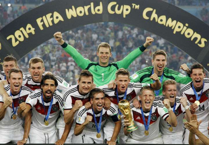 La selección de Alemania, campeona del Mundial de Brasil 2014, es la primera favorita de Mario Kempes. Foto AP