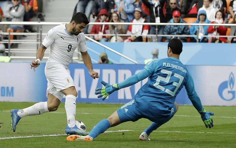 Aquí una de las opciones claras de gol de Luis Suárez ante los egipcios./ Foto AP 