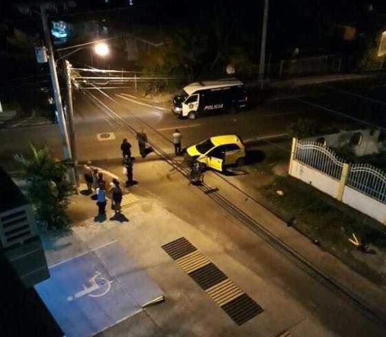 A última hora de hoy, lunes, se reportó una balacera entre bandas rivales en calle 12 de Ciudad Radial