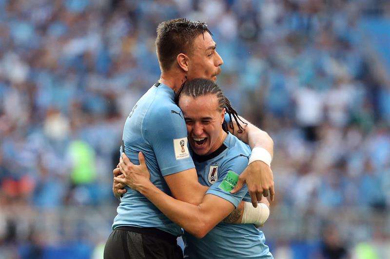 El centrocampista  Diego Laxalt , provocó el segundo gol uruguayo, con un disparo que desvió denis Cheryshev. Foto EFE