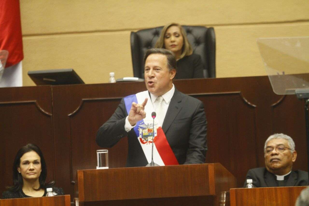 Presidente Juan Carlos Varela mientras pronunciaba su discurso en la Asamblea Nacional este 2 de enero.