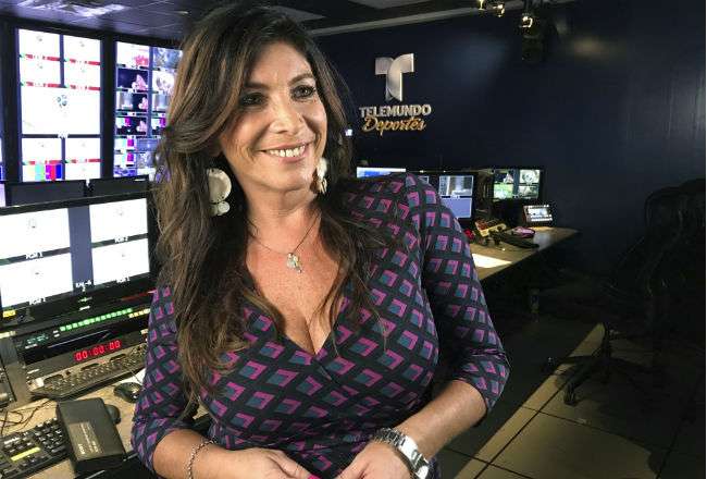 Viviana Vila de la cadena hispana Telemundo. Foto:AP