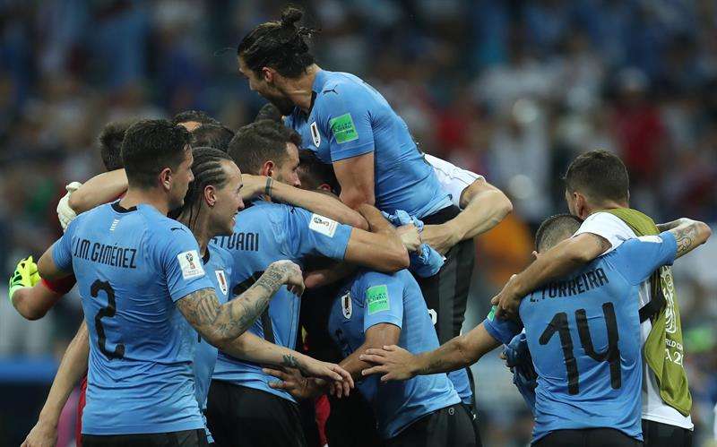 La selección de Uruguay eliminó en octavos de final a Portugal . Foto EFE