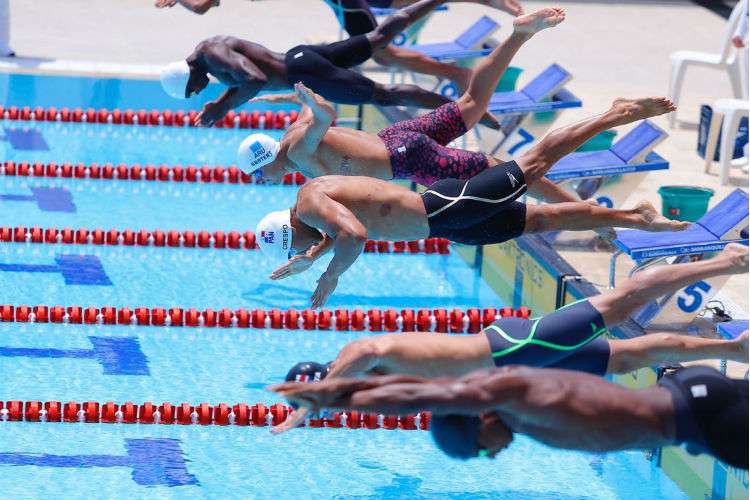 Prueba de los 50 metros pecho en la natación de los Juegos Centroamericanos y del Caribe. Foto: COP