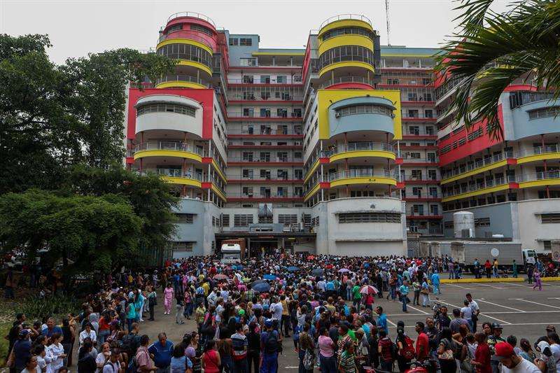 En Venezuela se desarrollan desde el último mes decenas de protestas diarias de trabajadores y ciudadanos, que reclaman mayores ingresos y el fin de la crisis, que también alcanza a los servicios públicos. EFE/Archivo