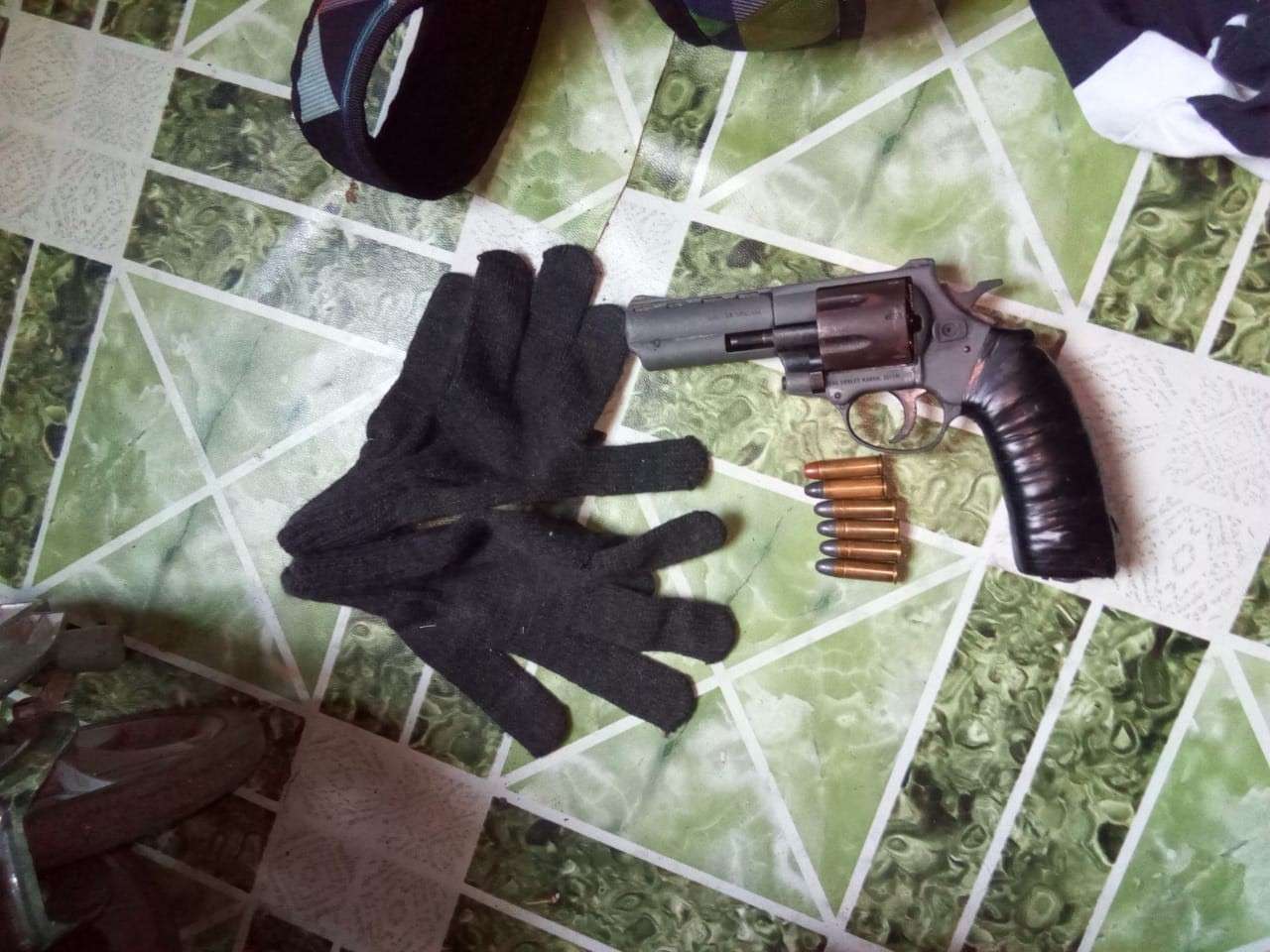 Vista general del arma recuperada por la policía. Foto: Diómedes Sánchez