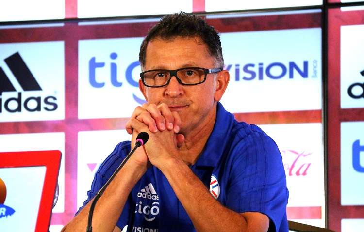 El entrenador de la selección nacional de fútbol de Paraguay, Juan Osorio. Foto: EFE