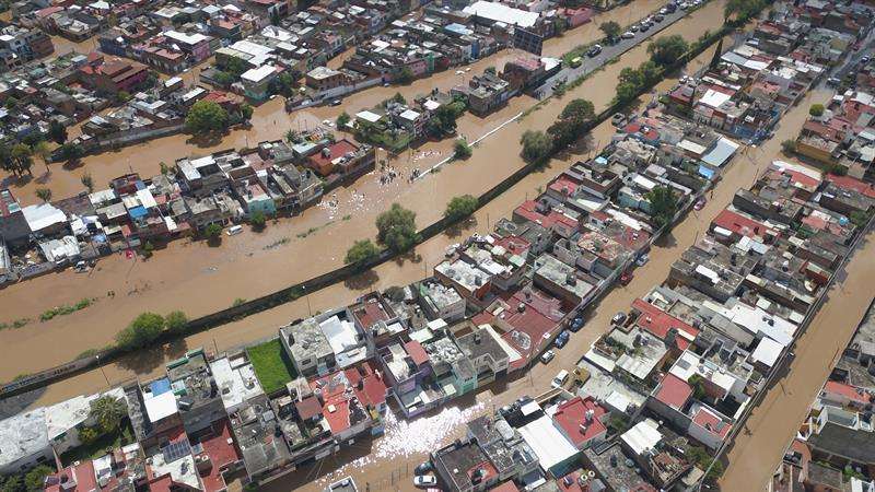 Vista de una zona urbana afectada por las inundaciones debido a tormentas por el huracán Willa. EFE