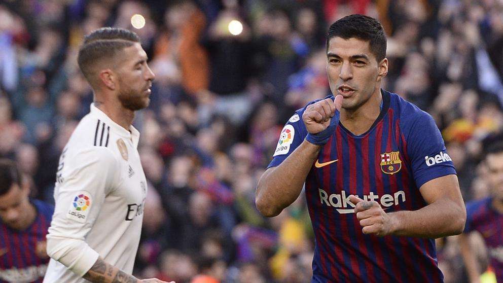 Luis Suárez celebra un gol en la cara de Sergio Ramos. /Foto: Agencias