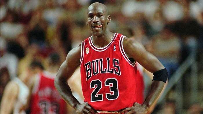 Jordan se coronó campeón de la NBA tres veces seguidas./ AP