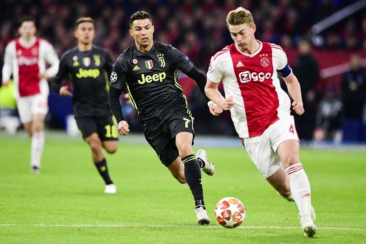 Cristiano Ronaldo metió el gol para que su equipo empatará ante el Ajax Amsterdam. Foto: EFE