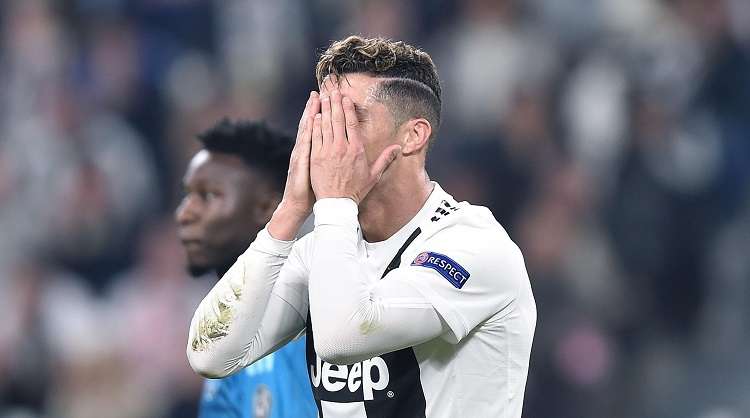 Cristiano Ronaldo de Juventus al final del partido de vuelta por los cuartos de final de la Liga de Campeones. Foto: EFE