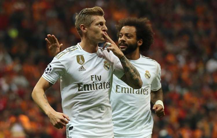 Toni Kroos celebra su gol ante el  Galatasaray. Foto: EFE