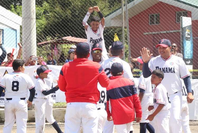 La victoria fue para el derecho Reinel Reyes que abrió el partido y trabajó 4.0 entradas, con 3 hits permitidos, 2 anotaciones, boleó a 2 y ponchó a 4. Foto: Cortesía