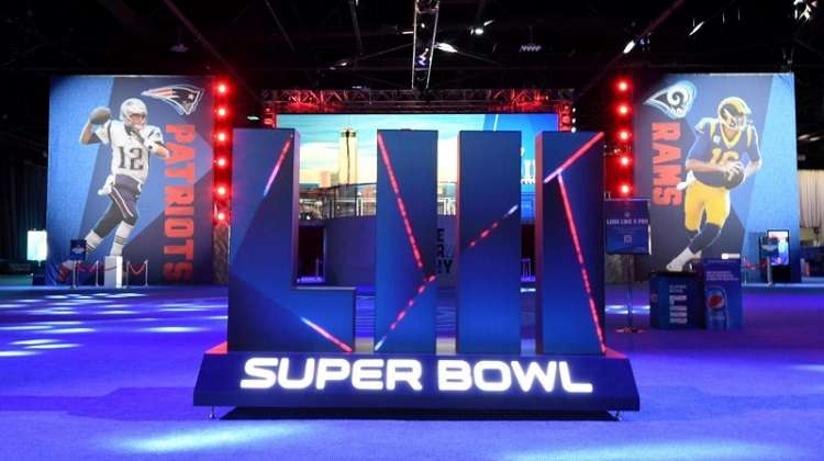  El Super Bowl se jugará en el estadio Hard Rock el 2 de febrero. 