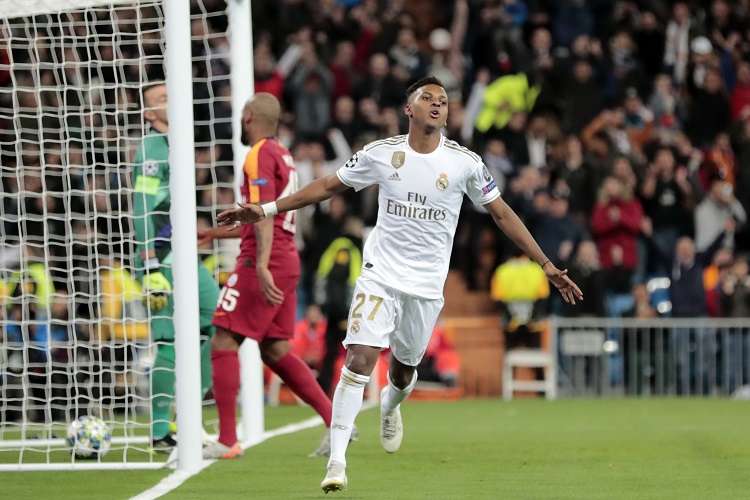 Rodrygo celebra uno de sus goles con el Real Madrid. Foto: AP