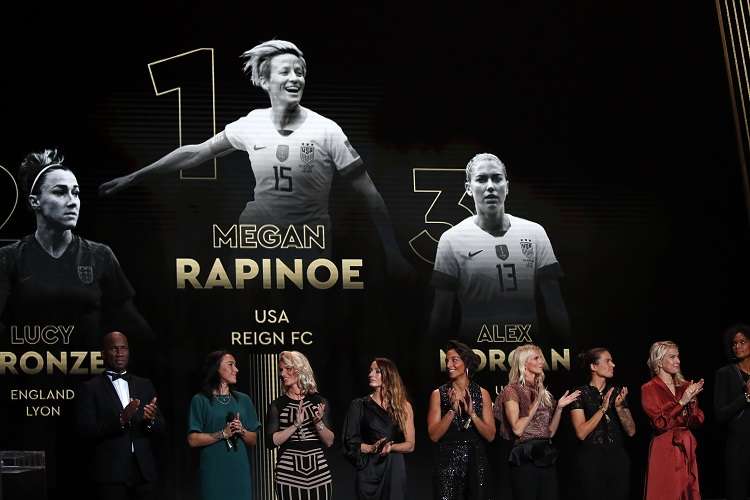 Rapinoe no acudió al teatro del Chatelet a recoger el trofeo. Foto: AP