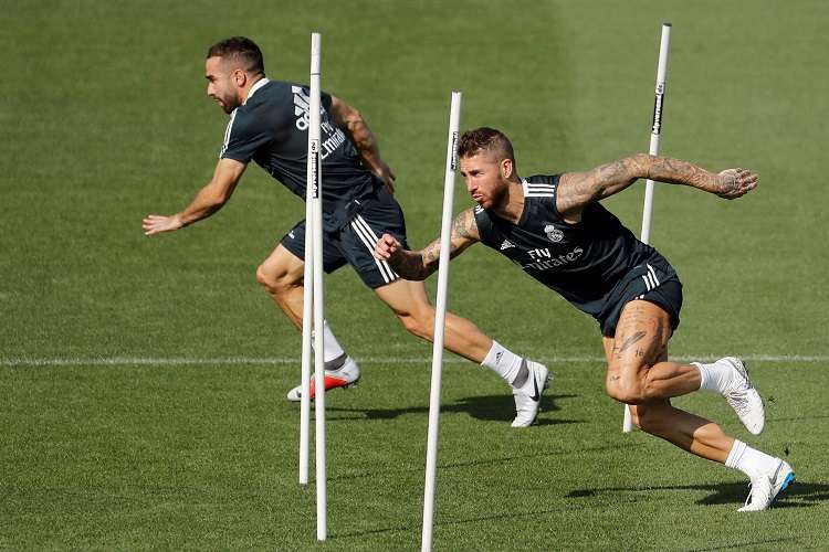 Dani Carvajal (i) junto a Sergio Ramos. Foto: EFE