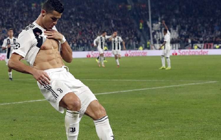 Cristiano Ronaldo celebra su anotación. Foto: EFE