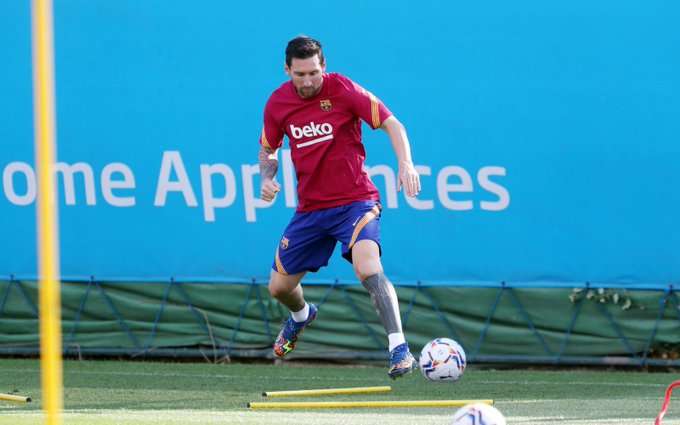 Lionel Messi durante el entrenamiento de hoy lunes.
