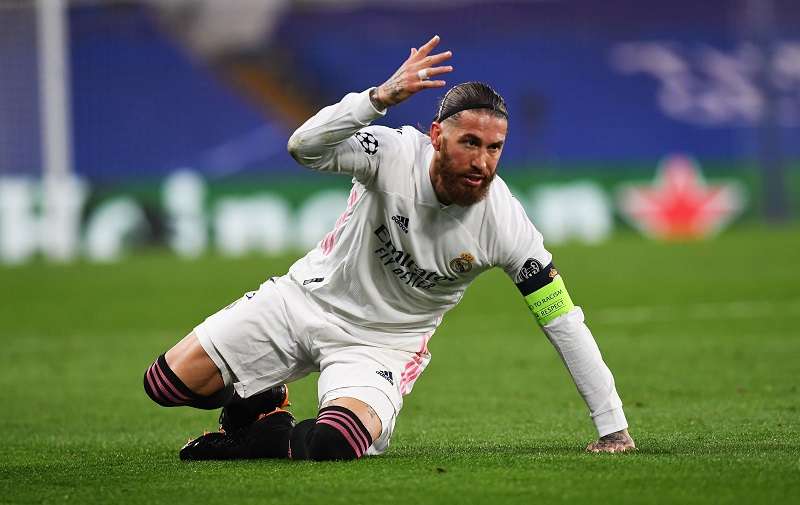 Ramos, capitán del Real Madrid, se lamenta. /EFE