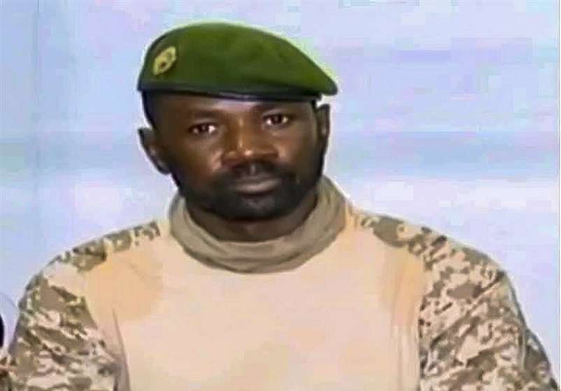  En la imagen aparece el presidente interino de Mali, el coronel Assimi Goita. EFE