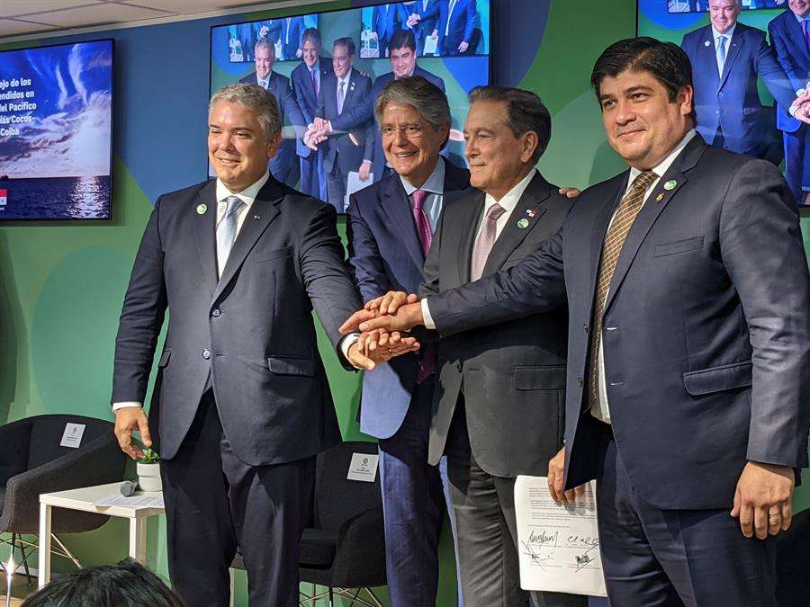 Los presidentes de Colombia, Ecuador, Panamá y Costa Rica firmaron este martes en la COP26 la Declaración para la conservación y manejo de los ecosistemas comprendidos en el Corredor Marino del Pacífico Este Tropical. EFE
