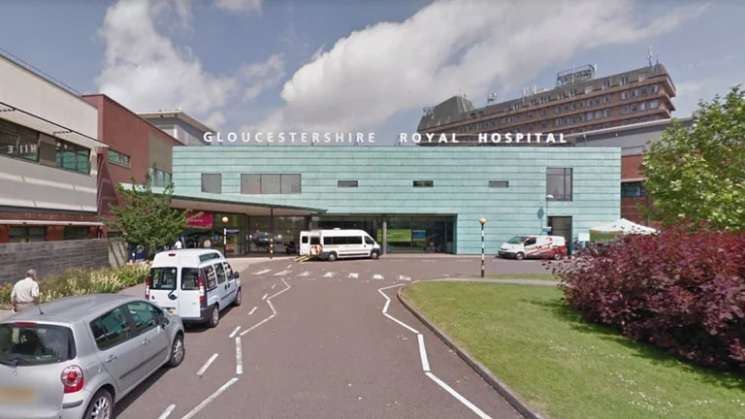 Imagen de archivo del hospital de Gloucestershire donde se presentó la urgencia. Infobae